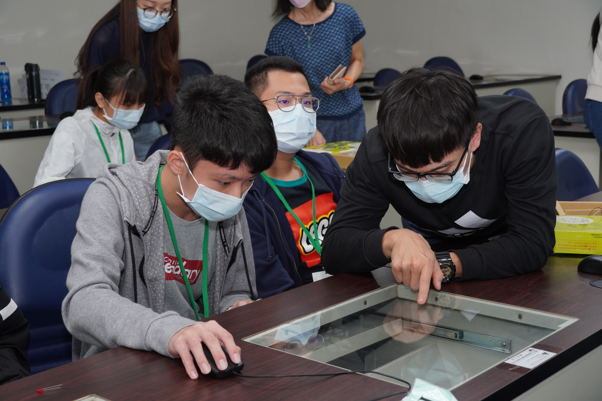 翻轉「非山非市」　中山大學助高中生學素養圖片