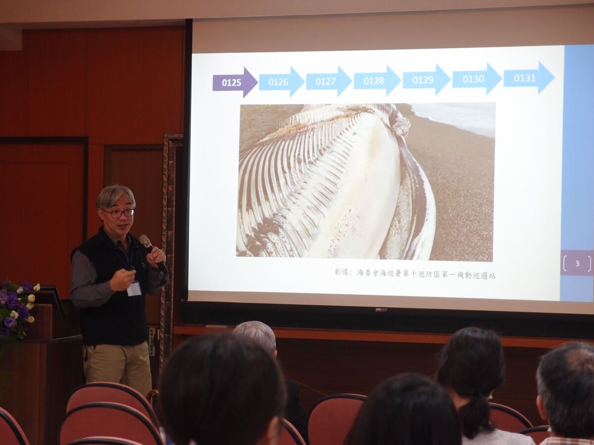 成功大學生命科學系副教授王浩文，主講「海洋生物及鯨豚保育」。圖片