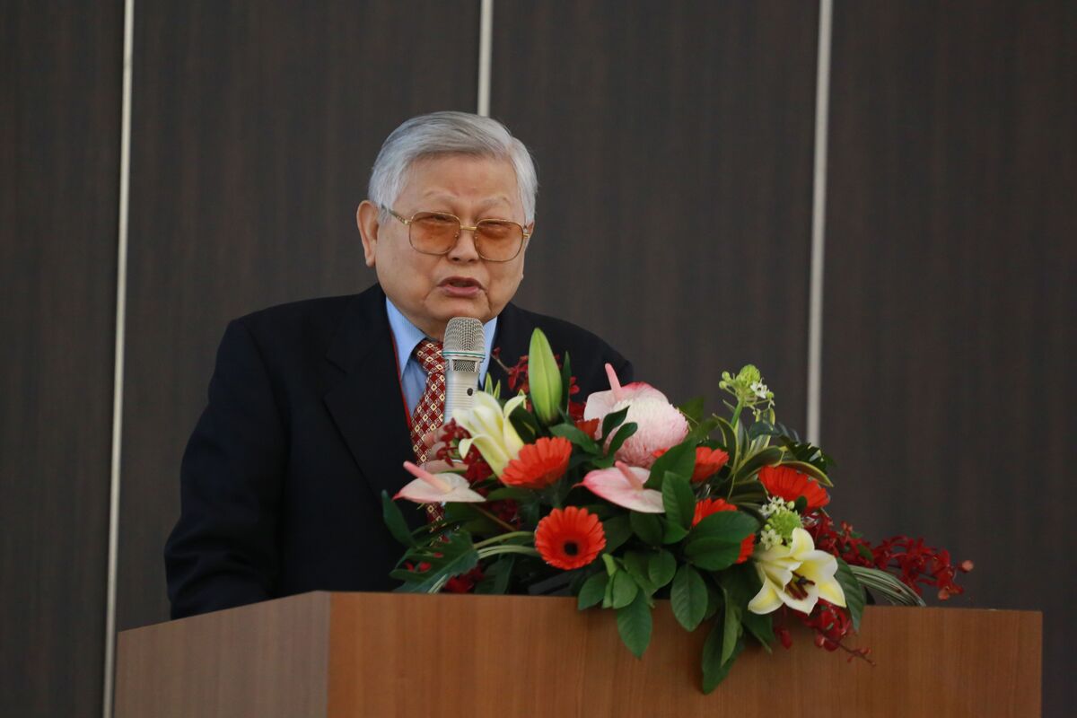 中央研究院院士周昌弘主講「生物相生相剋物質之前瞻：在生態與生物醫學的角色」。圖片